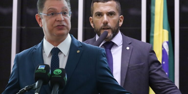 PF faz operação contra deputados do PL por suspeita de desvio de cotas