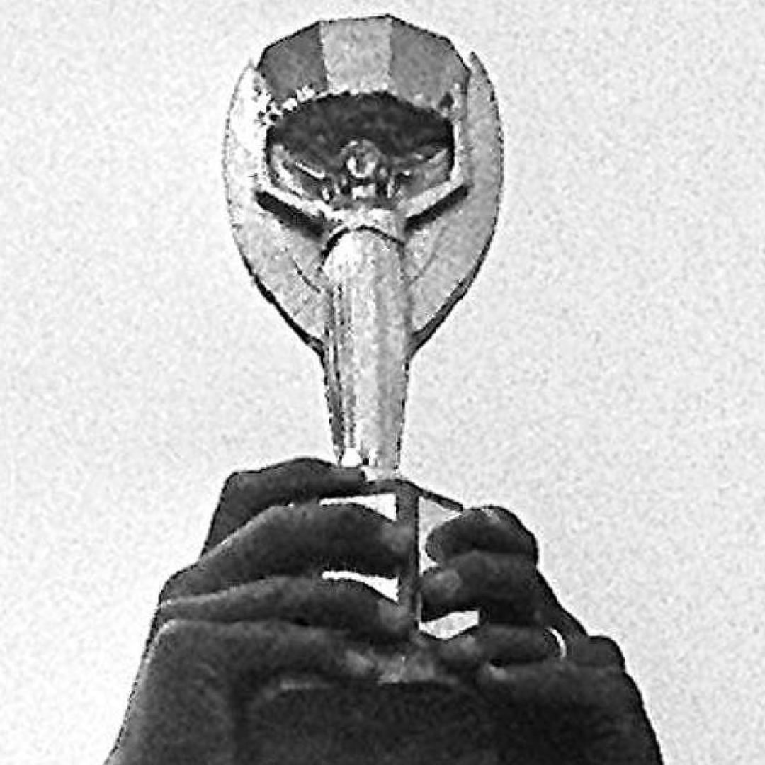 42 anos do roubo da Jules Rimet: ela foi mesmo derretida? - 18/12/2025 - O Mundo É uma Bola