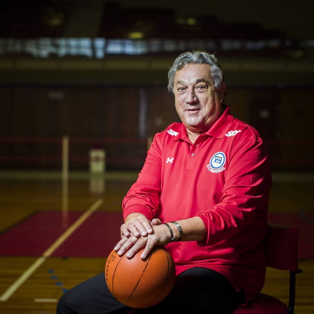 Morre Cláudio Mortari, ex-técnico da seleção de basquete - 25/12/2025 - Esporte