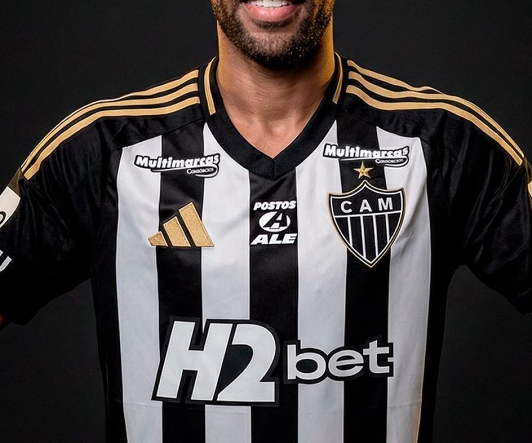 Atlético-MG anuncia o lateral-esquerdo Renan Lodi